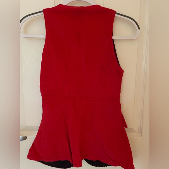 Red Sleeveless Button-Up Women's Top - Picture 4 of 4